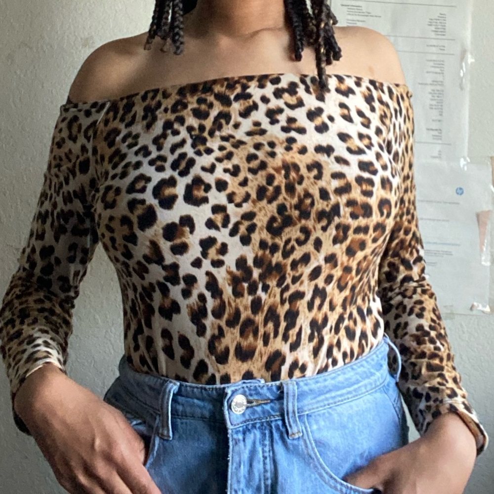 Off the shoulder Cheetah print bodysuit